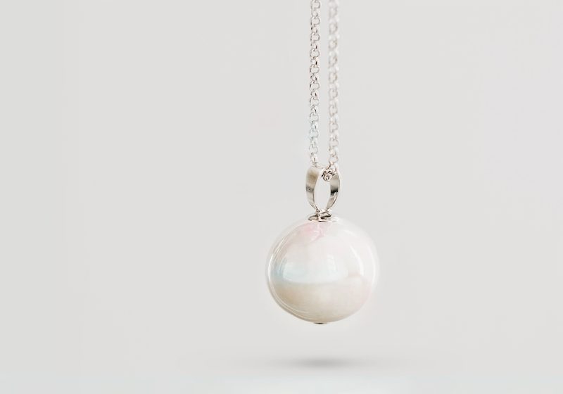Perle mit Seele in Weiß an einer Silberkette