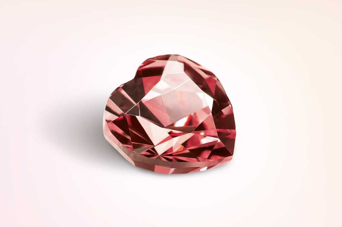 Edelsteinschliff The Heart, rotes geschliffenes Herz